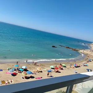 apartament-aguamarina-on-the-beach-front.es-andalucia.com/